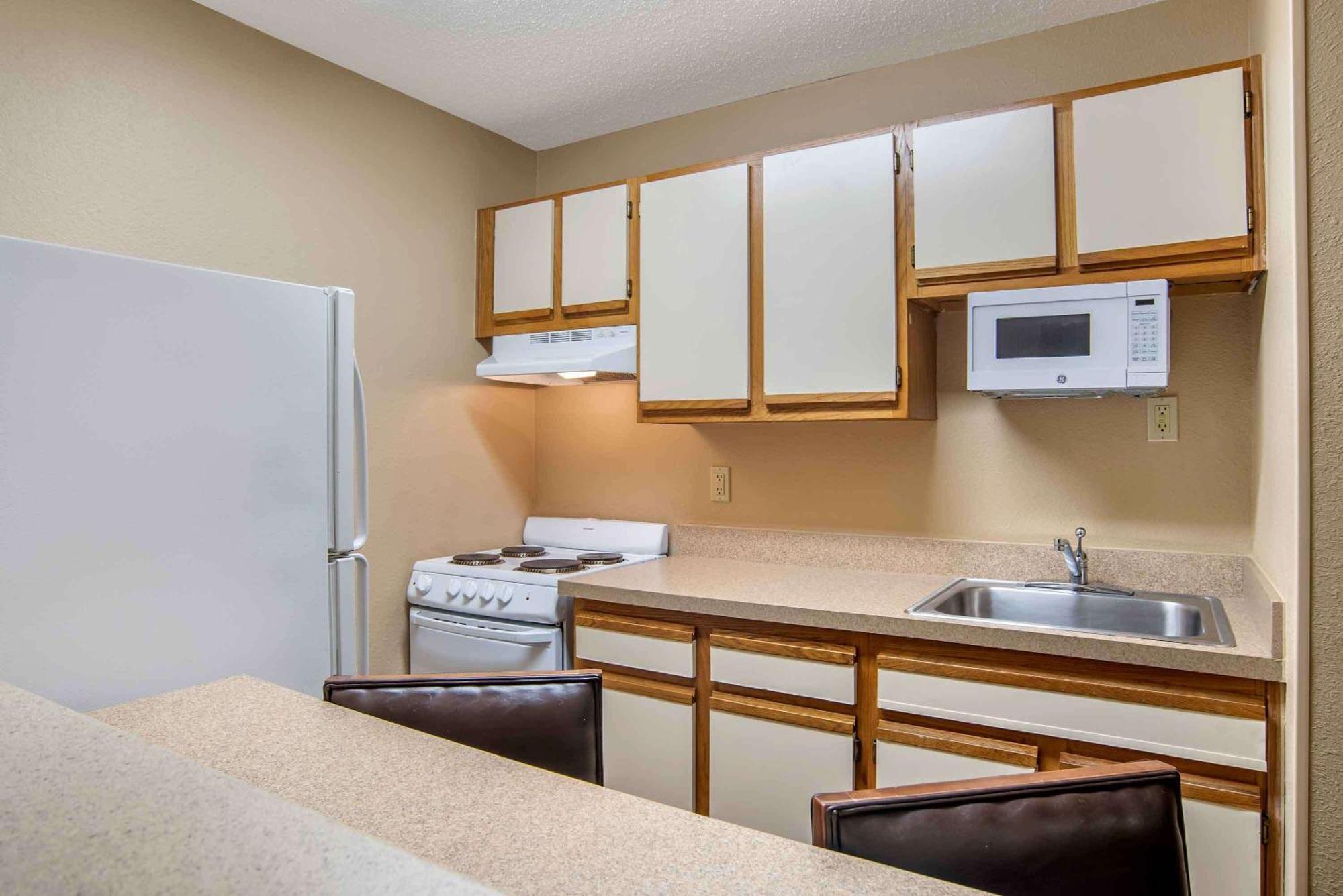 Suburban Studios Montgomery East I-85 Bagian luar foto