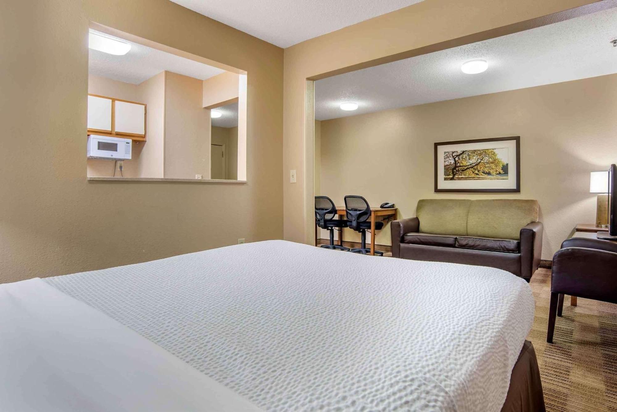 Suburban Studios Montgomery East I-85 Bagian luar foto