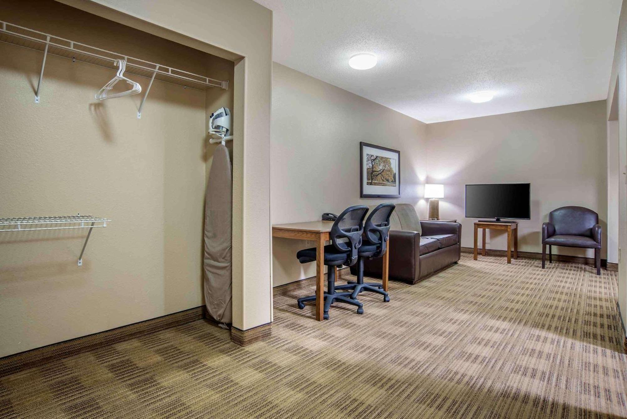 Suburban Studios Montgomery East I-85 Bagian luar foto