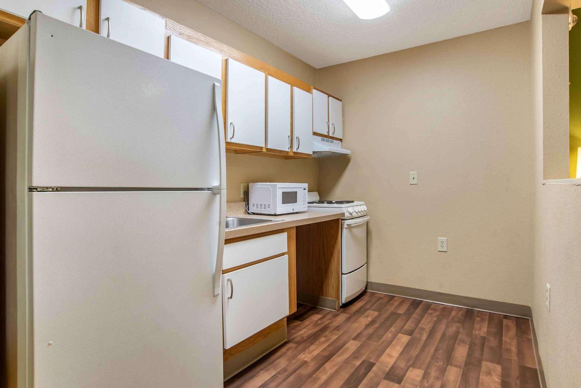Suburban Studios Montgomery East I-85 Bagian luar foto