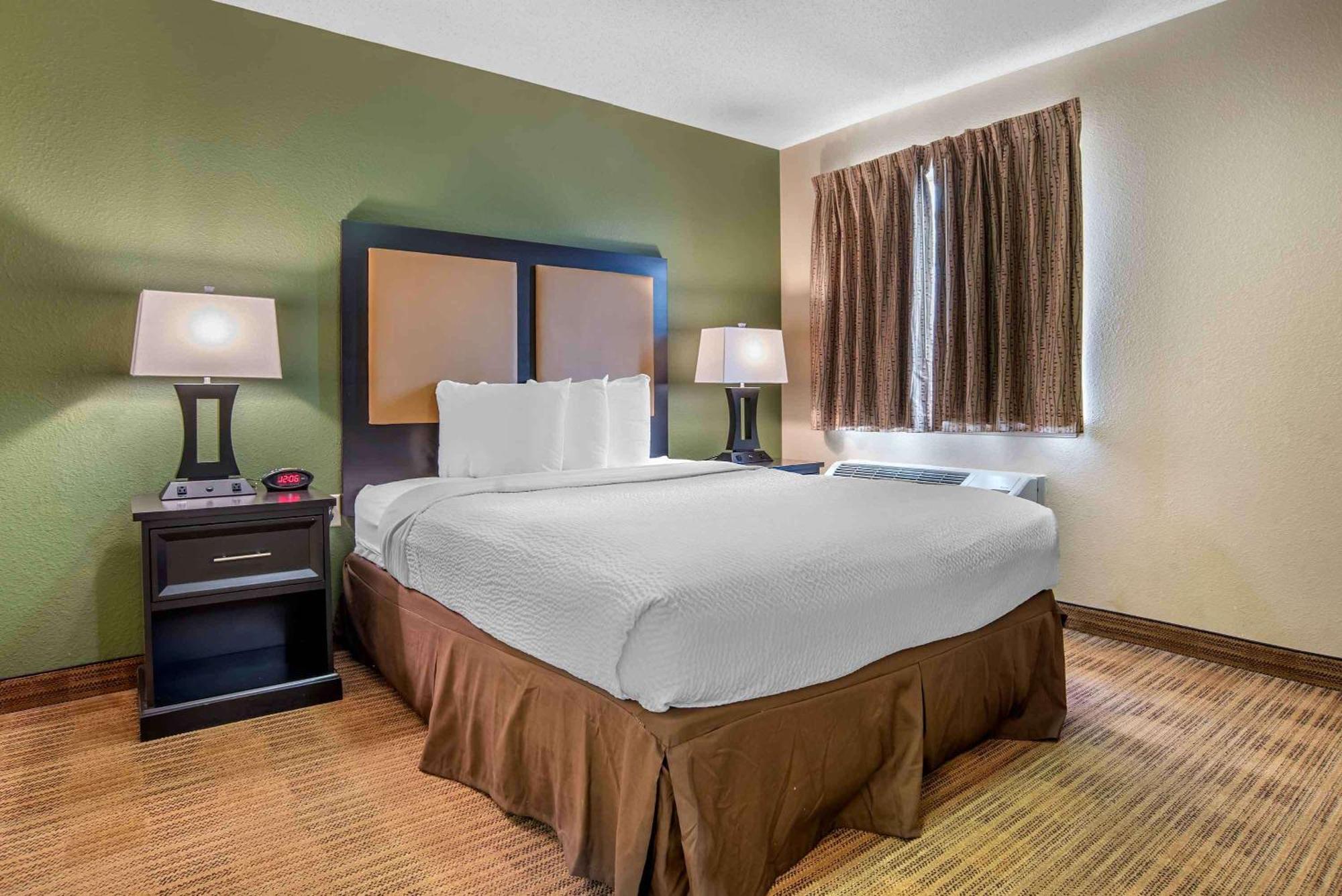 Suburban Studios Montgomery East I-85 Bagian luar foto