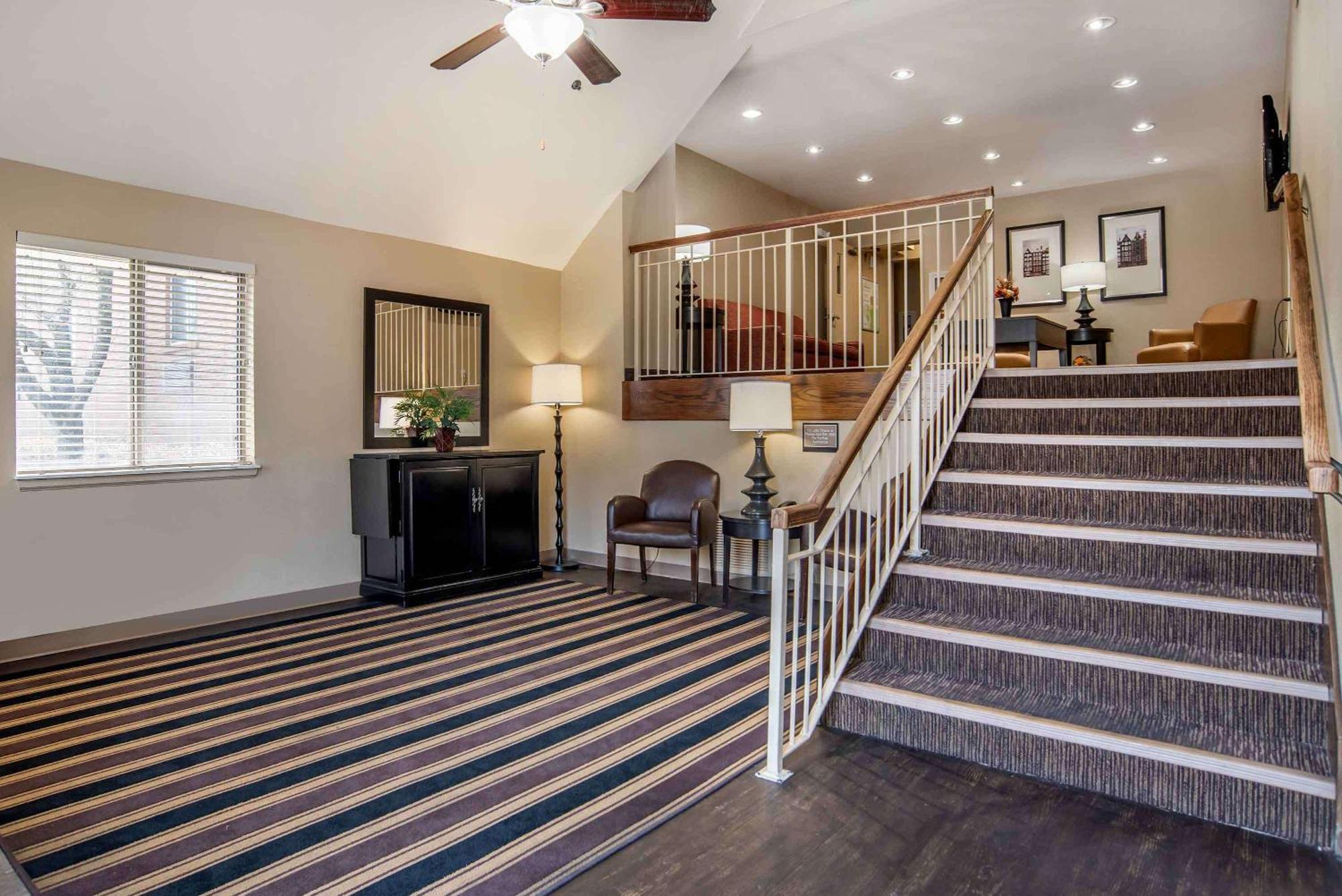 Suburban Studios Montgomery East I-85 Bagian luar foto