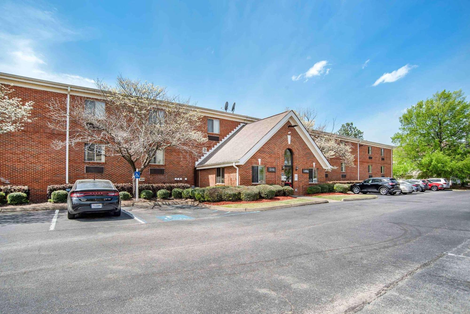 Suburban Studios Montgomery East I-85 Bagian luar foto
