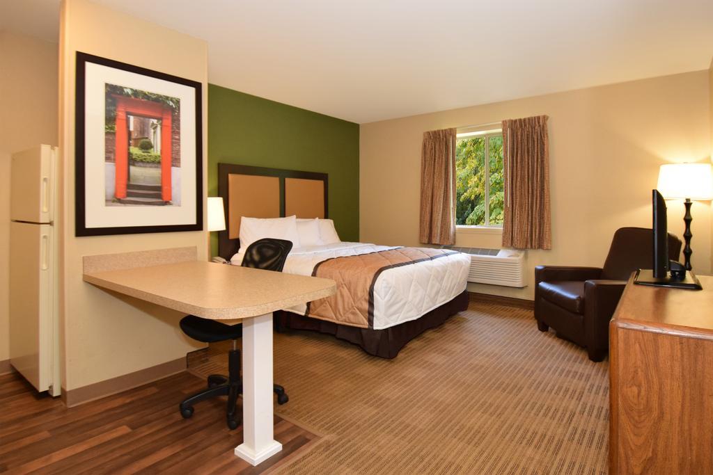Suburban Studios Montgomery East I-85 Bagian luar foto