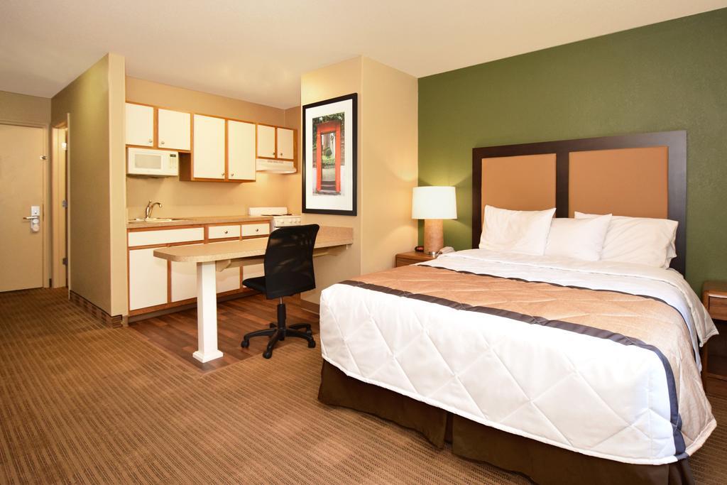 Suburban Studios Montgomery East I-85 Bagian luar foto