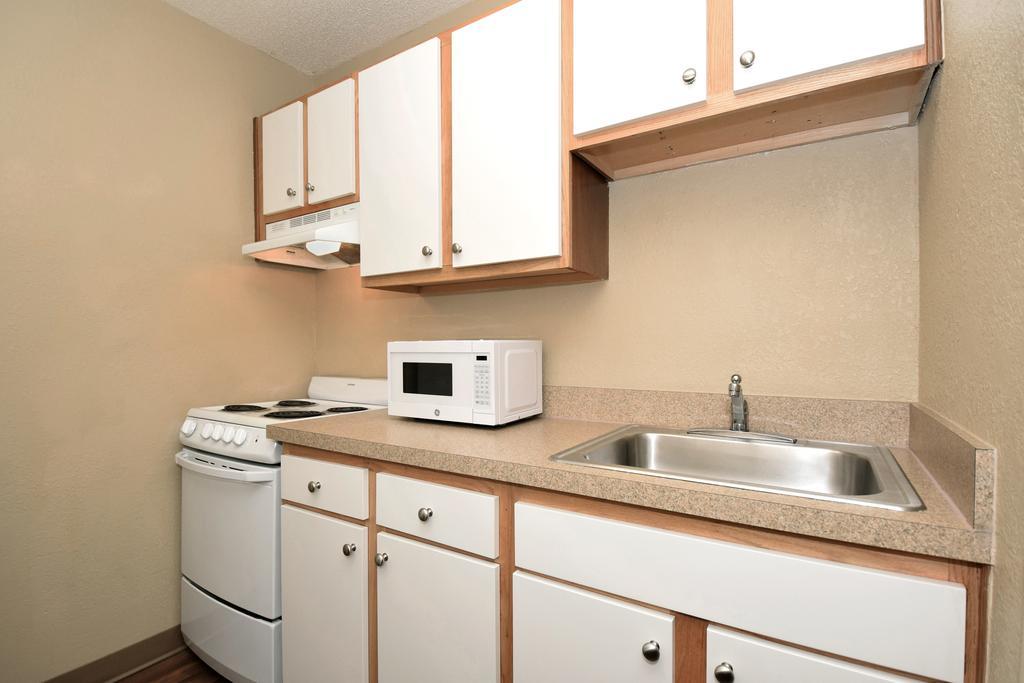 Suburban Studios Montgomery East I-85 Bagian luar foto